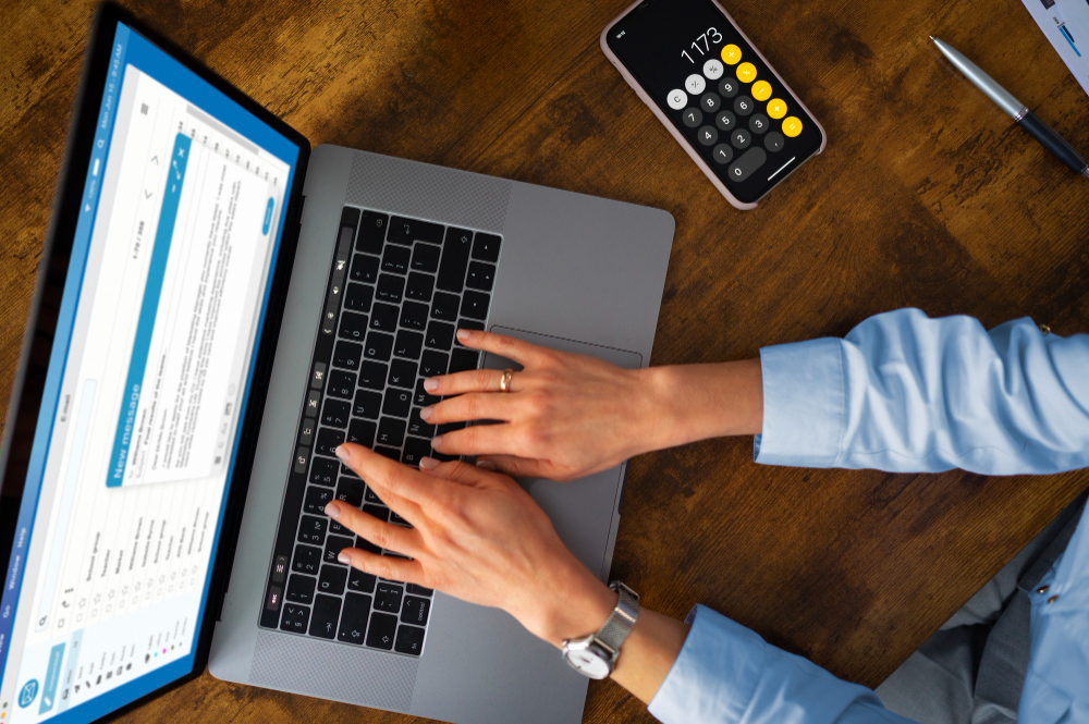 Top 4 Reasons to Outsource Your Payroll